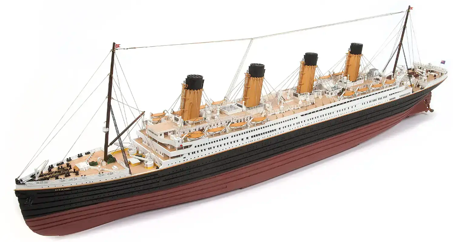 OcCre 1/300 RMS Titanic Ocean Liner (Intermediate Level) Kit