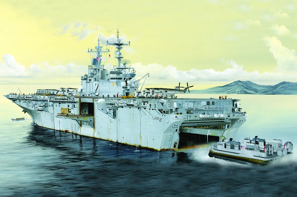 Hobby Boss 1/700 USS ESSEX LHD-2 Kit