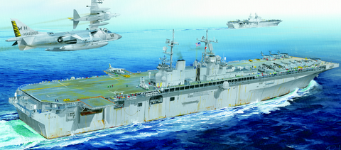 Hobby Boss Model Ships 1/700 USS Boxer LHD-4 Kit